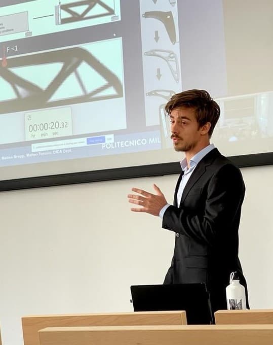 Gabriel Garayalde presenting engineering work